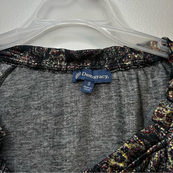 Democracy Ruffled Sleeve Paisley Blouse - Size S - Picture 11 of 14